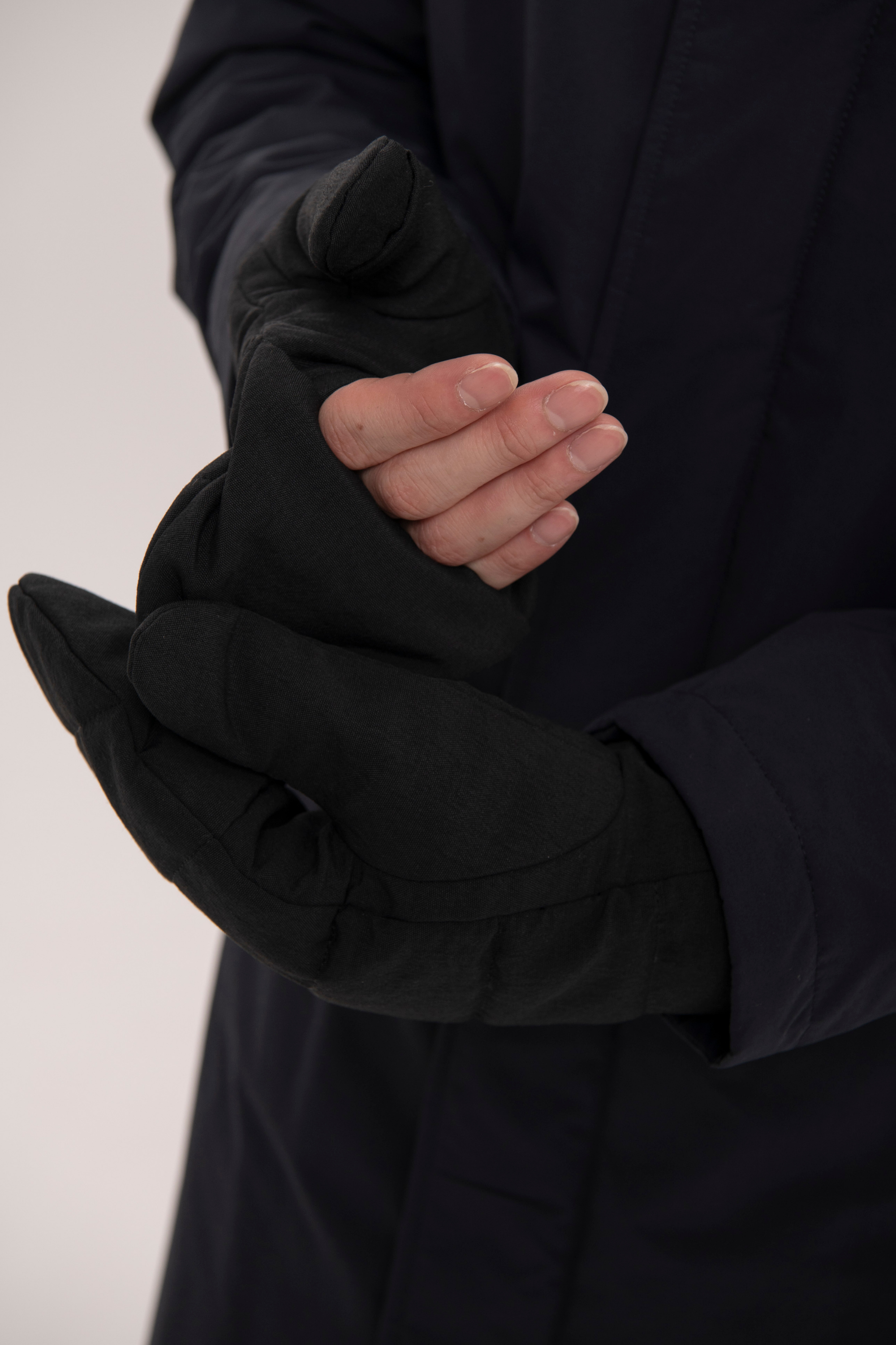 カポックバルキーミトン MEN black